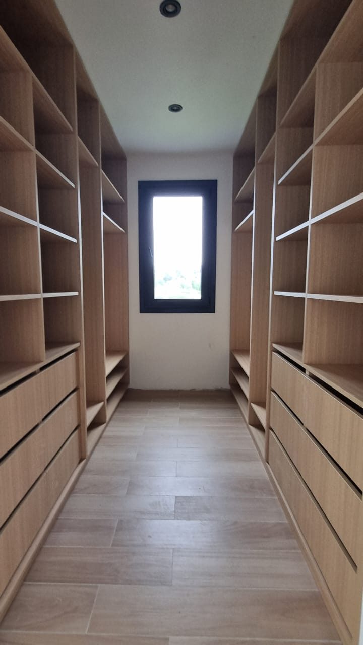 Vestidor en madera natural Holzart